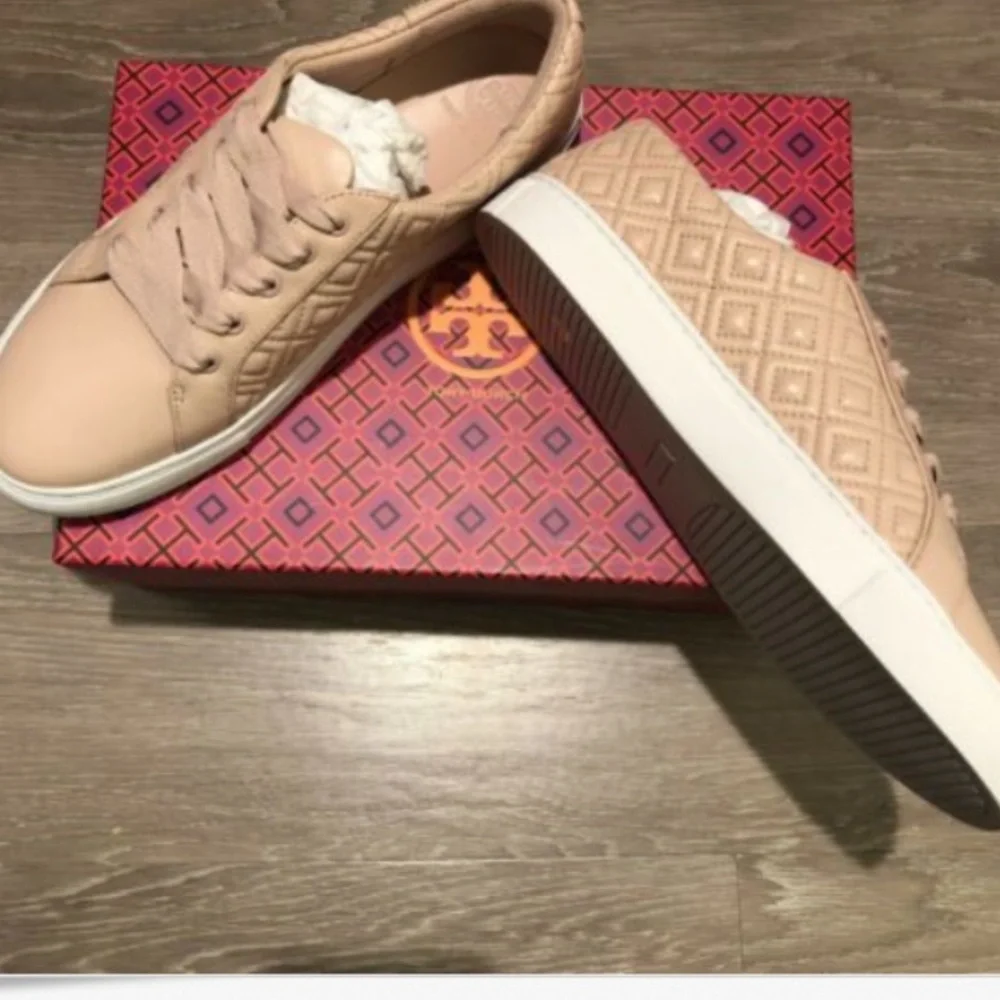 Tory burch marion quilted lace up sneakers NIB
